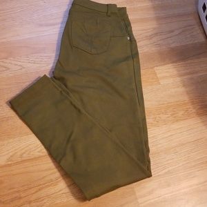 New never worn olive green pants